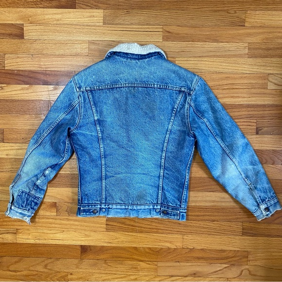 Vintage Levis Sherpa Lined Denim Jacket - Picture 2 of 7